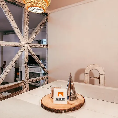Apartment Typical By Gt House